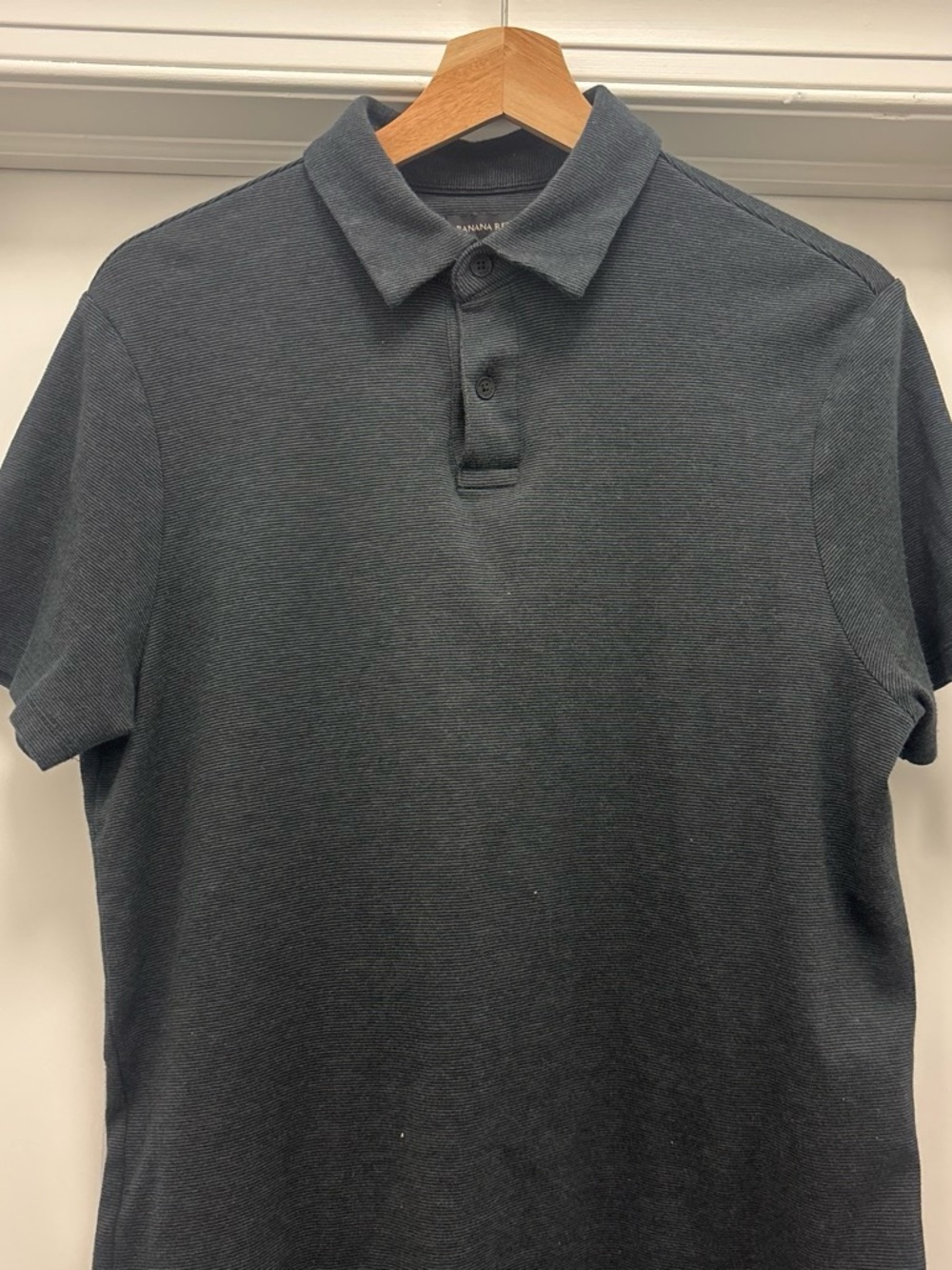 Banana Republic Dark Gray Polo Shirt - Classic Short Sleeve